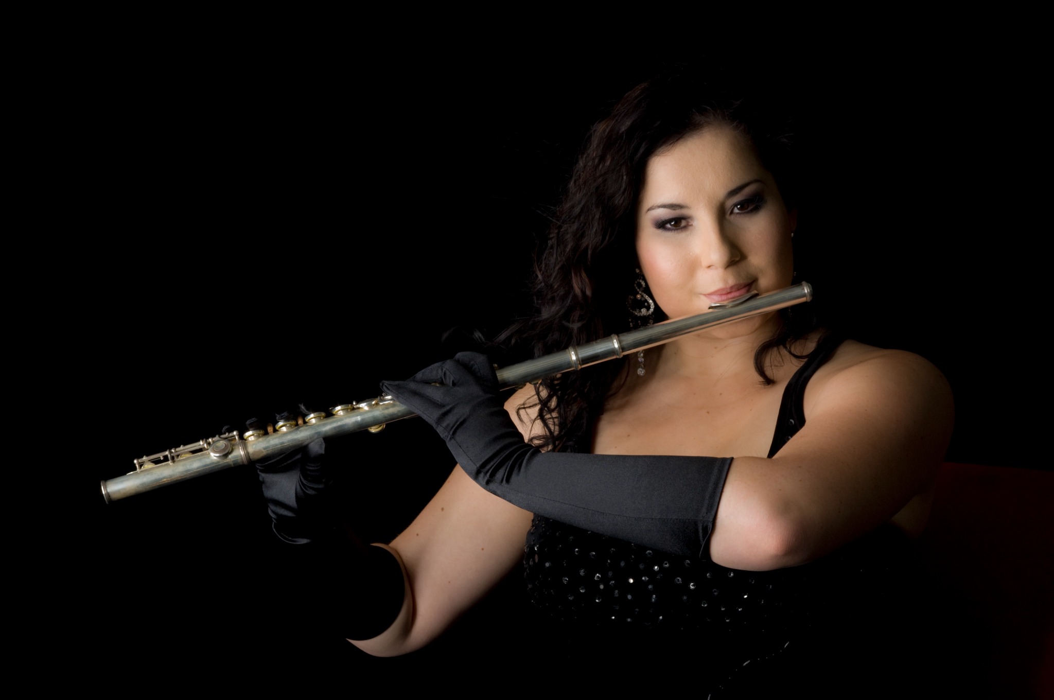 Nicole van Rensburg playing the flute